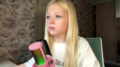 Snapshot of inamillsap chatting on April 2026 11:34:01 AM Lola online show from April 2026 11:34:01 AM