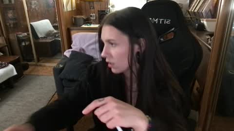 Snapshot of incognitoqueen chatting on April 2026 01:36:01 AM Carter online show from April 2026 01:36:01 AM