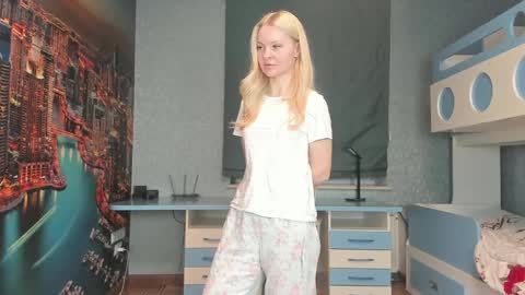 Masha online show from April 2026 04:37:01 PM