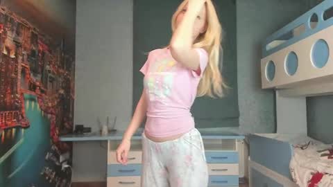 Masha online show from April 2026 08:37:01 PM