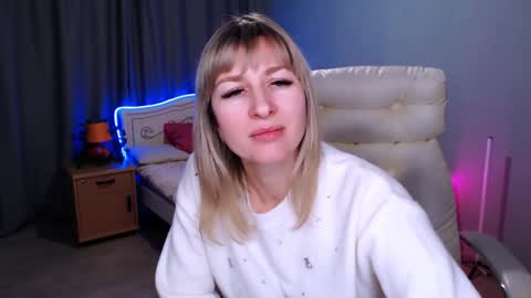 incredible_ariela online show from December 2024 01:47:01 PM