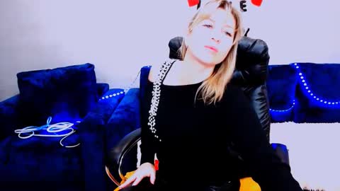 incredible_ariela online show from September 2025 09:25:02 AM