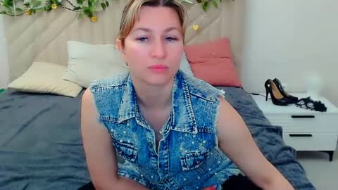 Snapshot of incredible_ariela chatting on April 2026 11:31:01 AM incredible_ariela online show from April 2026 11:31:01 AM