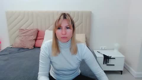 Snapshot of incredible_ariela chatting on May 2026 10:33:02 AM incredible_ariela online show from May 2026 10:33:02 AM