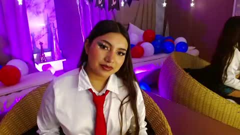 incredible_foxxy online show from July 2026 03:56:02 AM