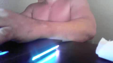 Snapshot of incrediblesexy10 chatting on May 2026 01:33:01 AM IncredibleSexy online show from May 2026 01:33:01 AM