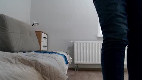 Della online show from February 2025 10:48:02 AM