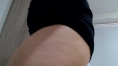 Della online show from October 2025 05:03:01 PM