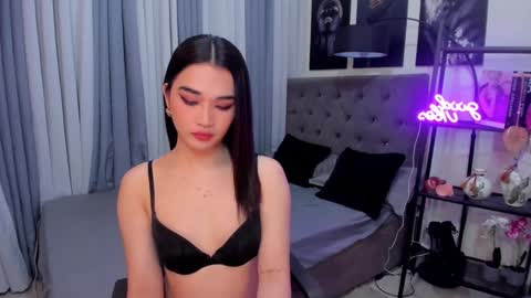 indestructabletrixie online show from December 2024 08:12:01 AM