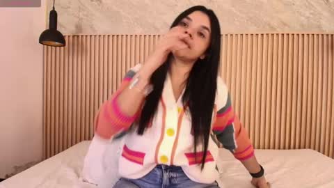 Snapshot of indi_catalina chatting on December 2025 12:34:02 PM Indi Catalina online show from December 2025 12:34:02 PM