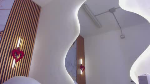 Indi Catalina online show from March 2026 12:32:01 PM