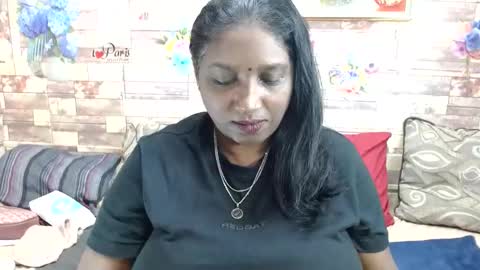 Snapshot of indianblue3 chatting on October 2025 09:08:01 AM tracy online show from October 2025 09:08:01 AM