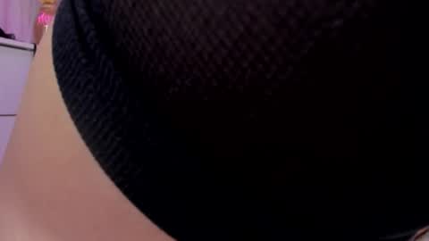 Snapshot of indiancutie_ chatting on March 2026 01:01:02 AM MIA online show from March 2026 01:01:02 AM