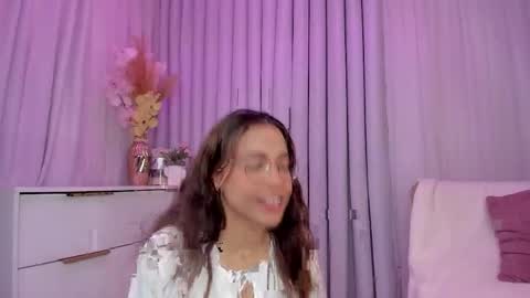 Snapshot of indiancutie_ chatting on April 2026 02:22:01 PM MIA online show from April 2026 02:22:01 PM