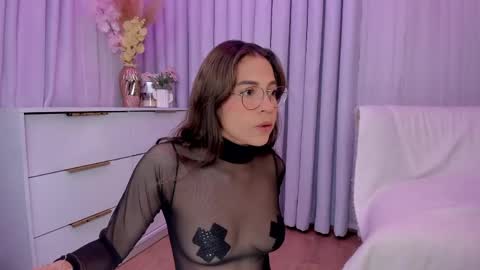 Snapshot of indiancutie_ chatting on April 2026 11:05:02 AM MIA online show from April 2026 11:05:02 AM