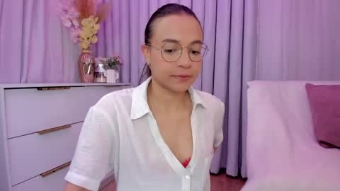 Snapshot of indiancutie_ chatting on April 2026 01:14:01 PM MIA online show from April 2026 01:14:01 PM