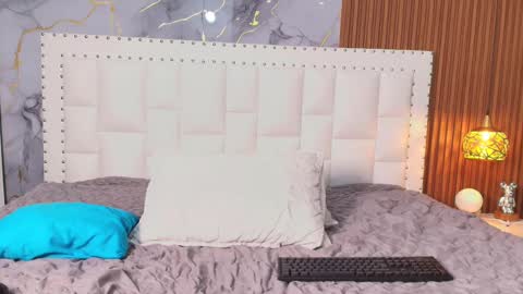 LITTLE AINHOA  online show from February 2025 10:31:01 PM