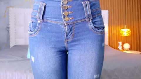 LITTLE AINHOA  online show from September 2025 07:15:02 PM