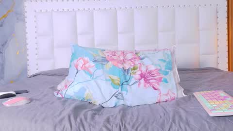 LITTLE AINHOA  online show from October 2025 07:26:01 PM