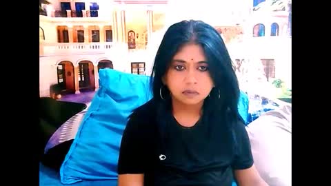 Mika online show from November 2025 07:28:01 PM