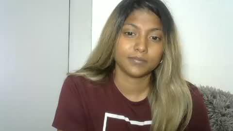 indianqtpie6 online show from October 2025 06:08:01 PM