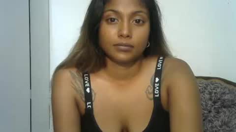 indianqtpie6 online show from April 2026 06:13:02 PM