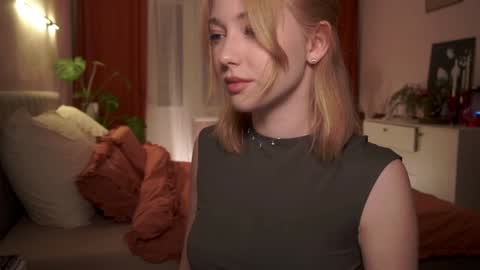 Snapshot of infinitysoul_ chatting on January 2025 07:00:02 PM Alexa..  Inst     Fansly infinitysoul  online show from January 2025 07:00:02 PM