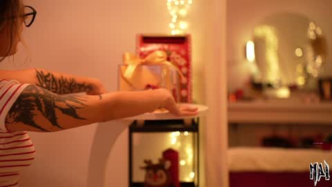 MAL ---  online show from December 2025 01:36:01 AM