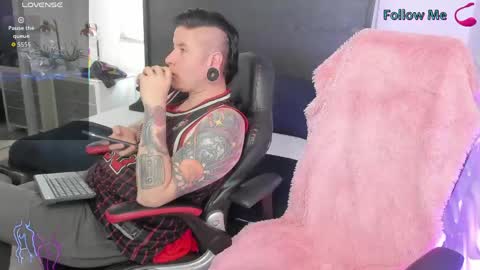 Snapshot of inkedsinners_ chatting on June 2026 04:02:02 PM inkedsinners_ online show from June 2026 04:02:02 PM