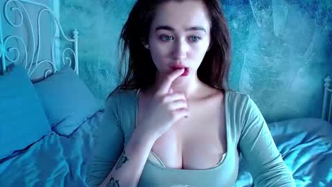 Lina online show from December 2025 01:21:02 AM