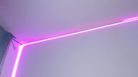 Snapshot of innocent_fox chatting on November 2025 08:51:01 PM Abril online show from November 2025 08:51:01 PM