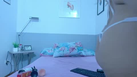 innocenthazel online show from March 2026 12:41:01 PM