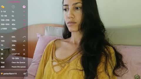 Laroa online show from October 2025 10:32:02 PM