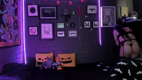   SANIA  online show from October 2025 05:44:02 PM