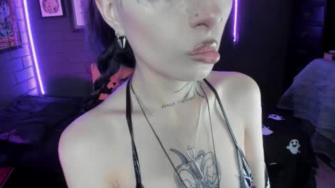   SANIA  online show from November 2025 05:36:02 PM