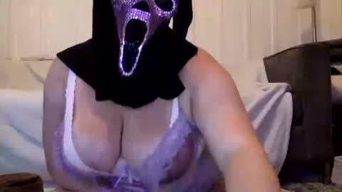 Snapshot of intowhatnow chatting on October 2025 02:29:02 PM intowhatnow online show from October 2025 02:29:02 PM