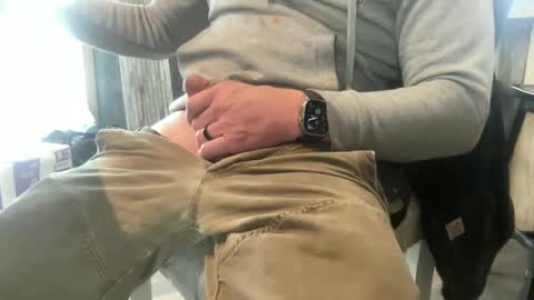 Snapshot of iowafarmcock chatting on December 2024 08:11:01 PM iowafarmcock online show from December 2024 08:11:01 PM