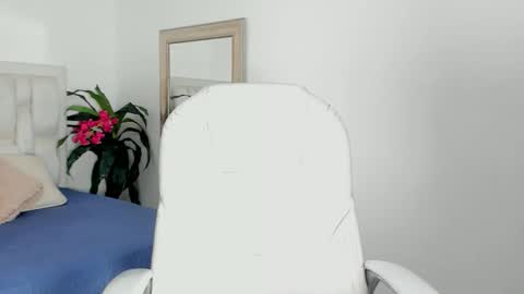 iris8_ online show from November 2025 12:48:02 PM