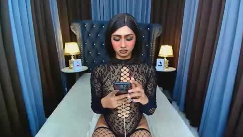 Snapshot of iris_lauren chatting on April 2026 05:49:01 PM Iris online show from April 2026 05:49:01 PM