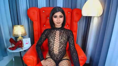 Snapshot of iris_lauren chatting on May 2026 01:02:04 AM Iris online show from May 2026 01:02:04 AM
