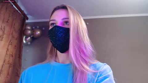 Lily online show from November 2025 01:20:01 PM