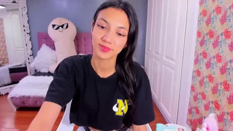 Iris online show from December 2024 06:39:01 PM