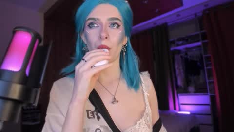 Snapshot of irisice chatting on October 2025 04:41:02 PM Miss Iris Fansly Miss Iris new inst. online show from October 2025 04:41:02 PM