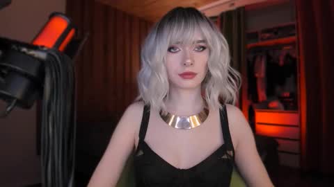 Snapshot of irisice chatting on December 2025 06:48:02 PM Miss Iris Fansly Miss Iris new inst. online show from December 2025 06:48:02 PM