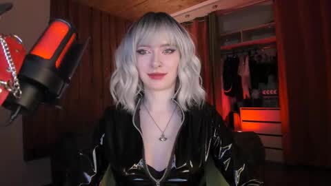Snapshot of irisice chatting on January 2026 10:58:02 PM Miss Iris Fansly Miss Iris new inst. online show from January 2026 10:58:02 PM