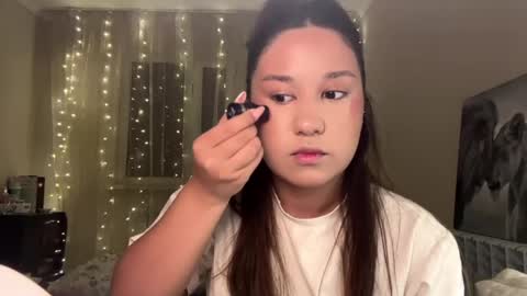 Snapshot of irismikulecky chatting on April 2026 03:17:02 PM Liza online show from April 2026 03:17:02 PM