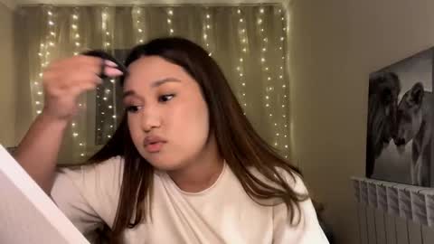 Snapshot of irismikulecky chatting on April 2026 04:35:01 PM Liza online show from April 2026 04:35:01 PM