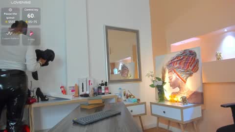 Snapshot of iriss_1 chatting on December 2024 01:24:02 PM Iriss online show from December 2024 01:24:02 PM