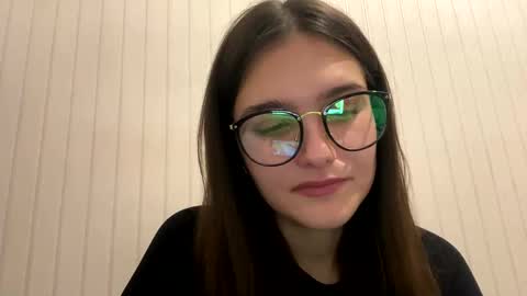 irisss31 online show from December 2024 04:03:01 PM