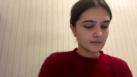 irisss31 online show from December 2024 09:08:01 PM